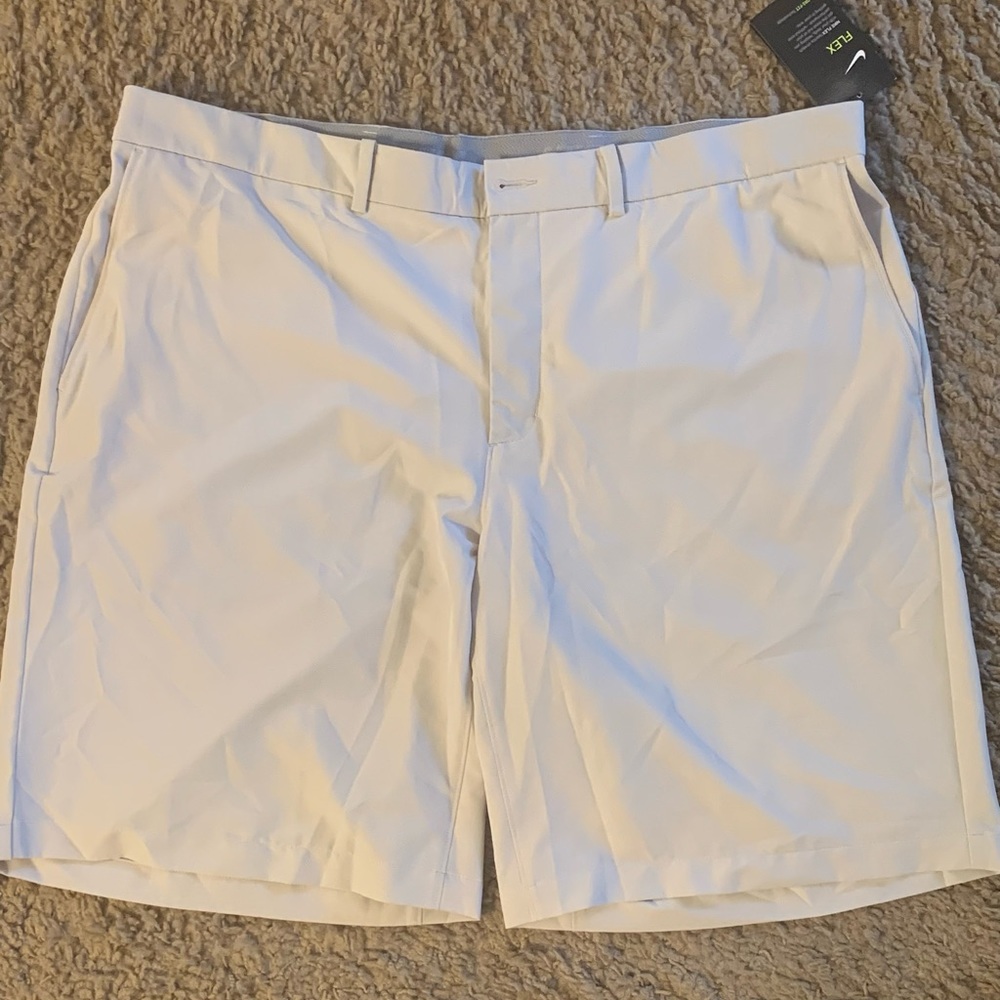 Nike Dri-Fit Golf Shorts Mens Sz 42
Brand New with Tags!